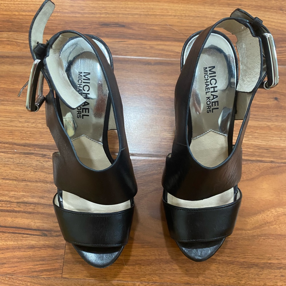 MICHAEL Michael Kors Black Platform Heels | US 5.5